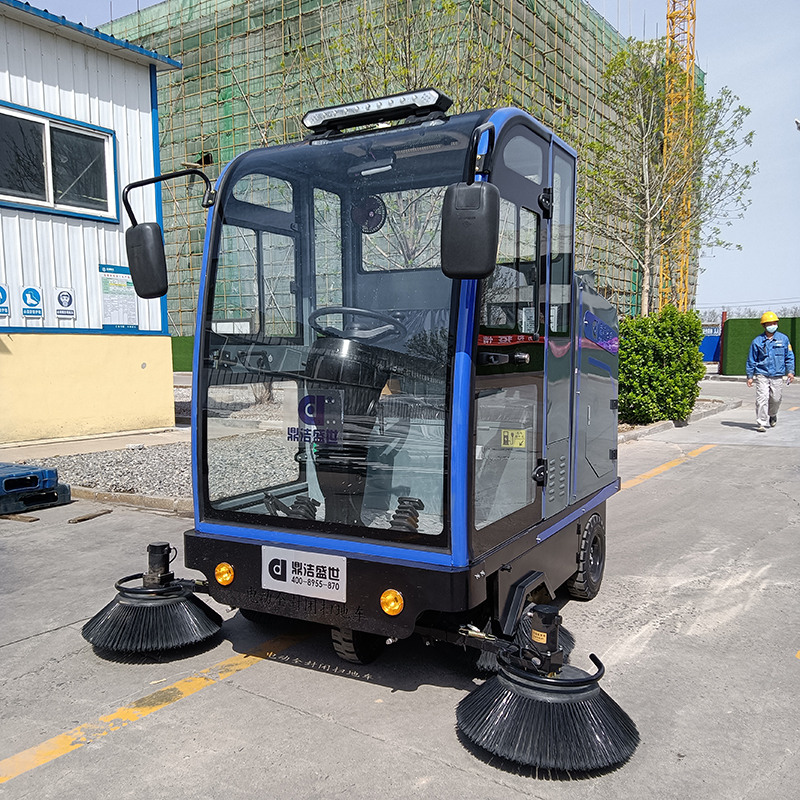 全封閉掃地車(chē)清掃效率高提升工作人員熱情45